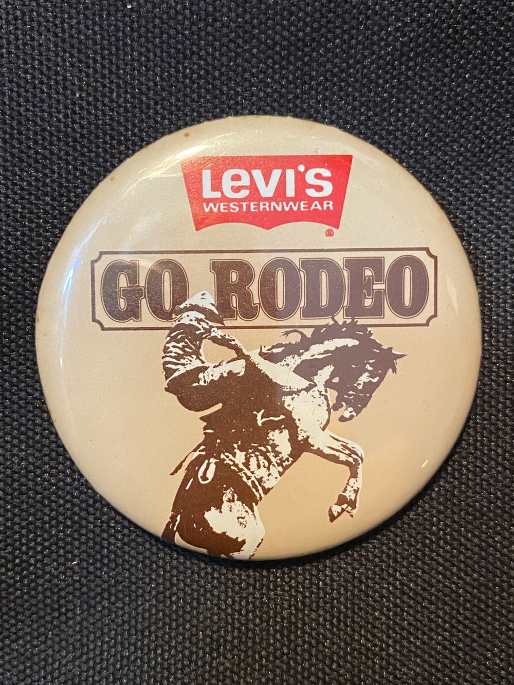 Vintage 70s/80s Levi’s Western Wear Rodeo Button Pin Buckn’ Bronco 2” Round